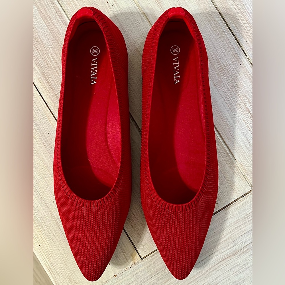 Vivaia Aria pointed toe flat Ruby Red Size 10